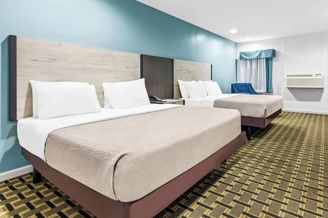 غرفة قياسية بسريرين كوين للمدخنين، SureStay by Best Western Huntsville University Area 3/4