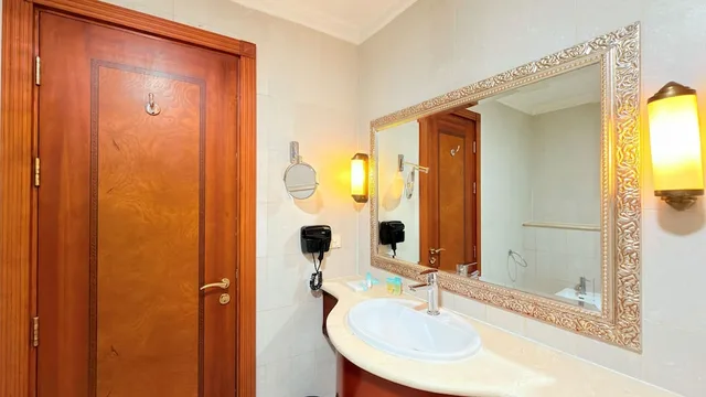 Deluxe, Twin Beds, Sunday Hotel Al Barsha Dubai Mall of the Emirates Formerly Grand Excelsior Al Barsha 9/10