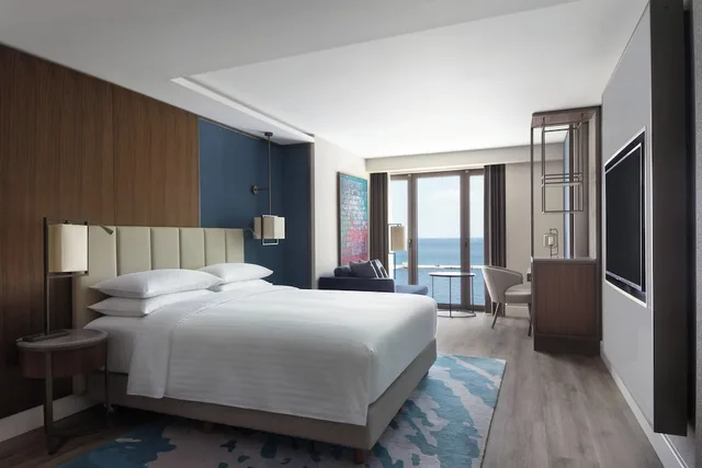غرفة تنفيذية بسرير مزدوج بإطلالة على المدينة، Izmir Marriott 2/2