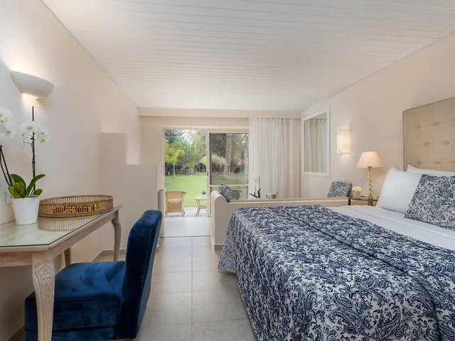بنغل سوبيريور عائلي بسرير مزدوج بإطلالة على الحديقة مع أريكة، Creta Palace, A Resort to Live 1/7