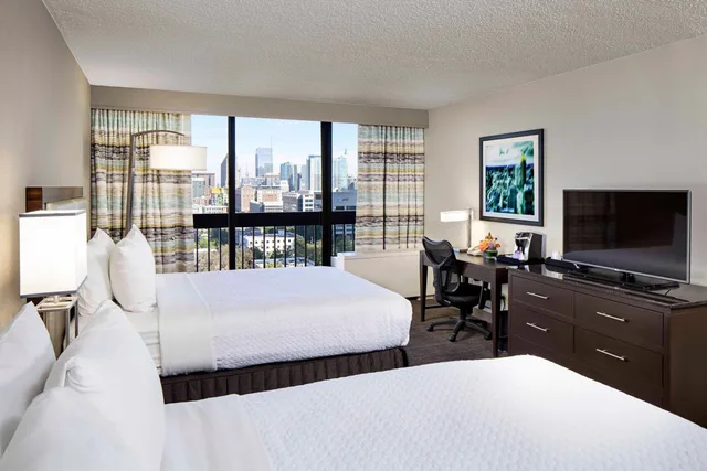غرفة قياسية بسريرين كوين بشرفة، Peachtree Hotel Midtown Atlanta 1/3