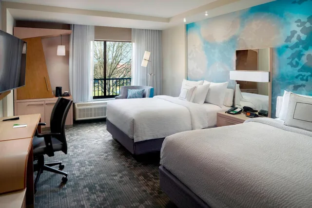 غرفة بسرير كوين، Courtyard By Marriott Lagrange 2/6