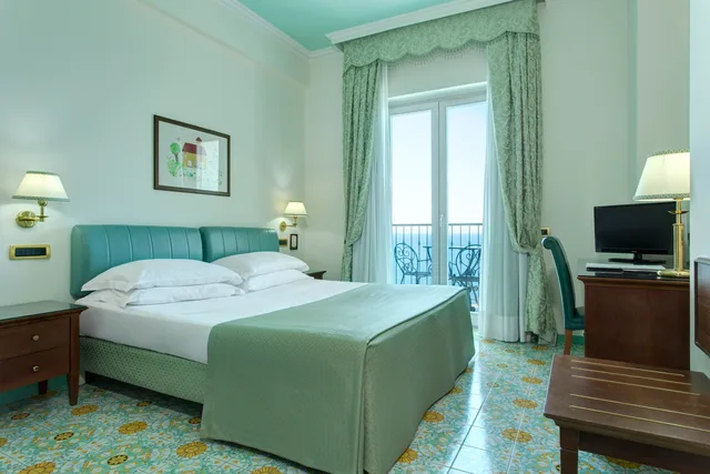 Standard, Double Bed, Coast View، Lloyd's Baia Hotel 1/2