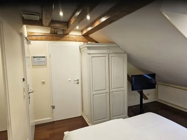 Superior, Queen Bed, Attic, Hotel Villa Marstall 3/5