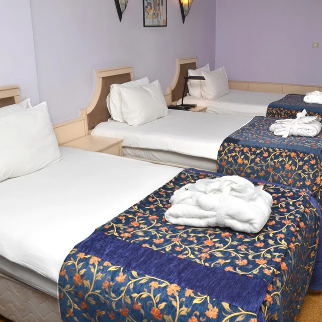Budget, Triple, Berr Hotel 4/9