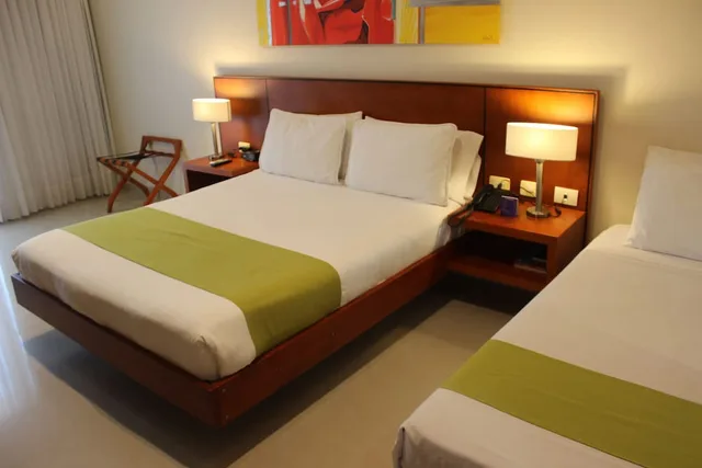 غرفة قياسية ثلاثية بسرير كوين وسرير فردي، Hotel Atrium Plaza 4/7
