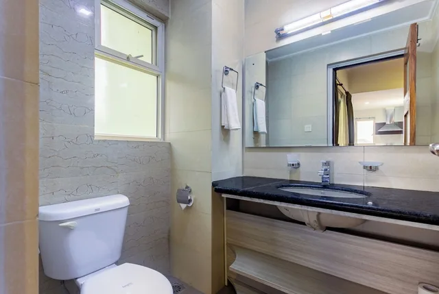 شقة بسرير كوين بحوض استحمام، Suite Homes 5/9