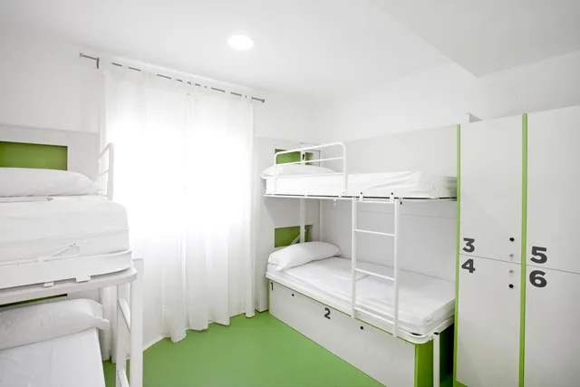 سكن مشترك بستة أسرّة للنساء، Sant Jordi Hostel Gracia 1/4