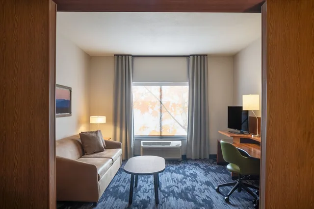 جناح بسرير كينج مع أريكة لذوي الإعاقة، Fairfield Inn & Suites By Marriott Chillicothe 3/7