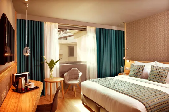 Standard, Double Bed, Wyndham Grand Athens 1/3