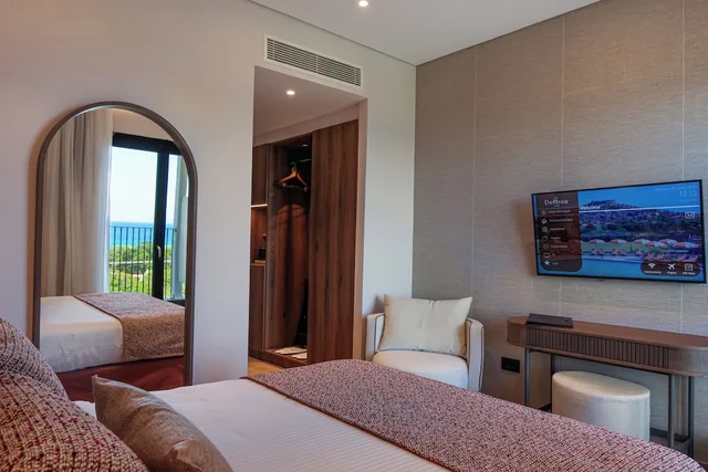 Renovated, Classic, Sea View، Hotel Delfinia 2/8