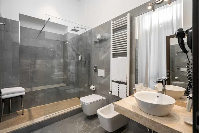 غرفة ديلوكس بسرير كوين، Best Western Plus Hotel Genova 7/9