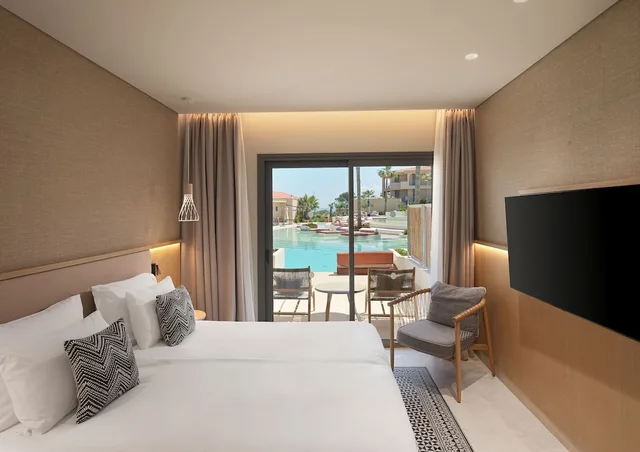 Deluxe, Double Bed, Pool View, Shared Pool، MERAVIA Leonardo Limited Edition 1/10