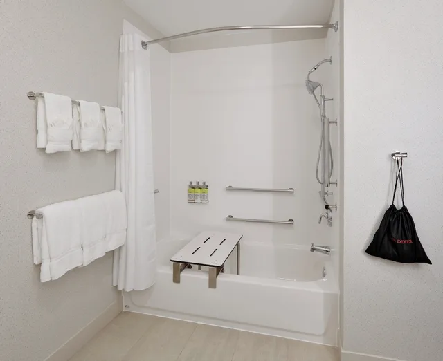 Standard, 2 Queen Beds, Holiday Inn Express And Suites Plano East 5/5