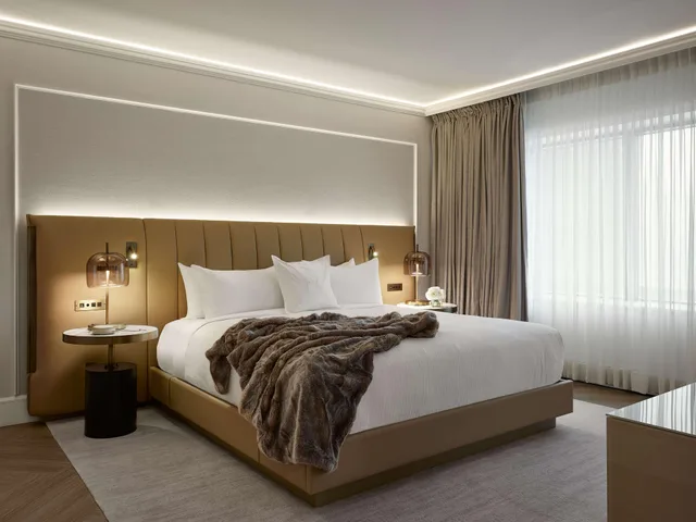 Vice President, Suite, King Bed، Vogue Hotel Montreal Downtown, Curio Collection by Hilton 1/4