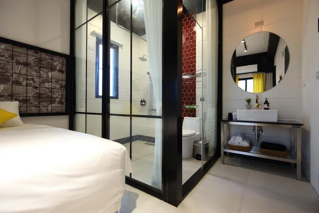 غرفة بسرير مزدوج بشرفة، The Compass Inn 2/2