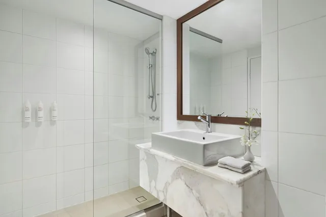 غرفة غراند بسرير مزدوج، Melbourne Marriott Hotel 2/4
