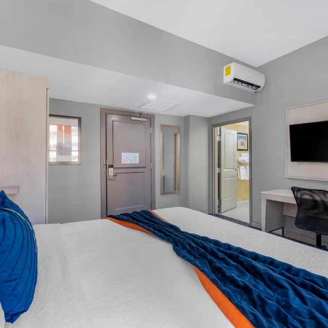 Room, Convertible King Bed، Hotel 1914 - Historic Alamo Riverwalk, an Ascend Collection Hotel 3/5