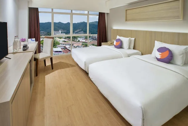 غرفة ديلوكس بسريرين منفصلين، FOX Hotel Gorontalo 1/4