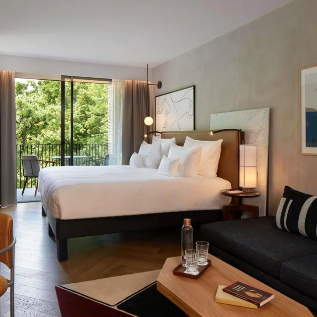 غرفة تنفيذية بسرير كينج بشرفة، L Esquisse Hotel & Spa Colmar - MGallery Collection 7/10