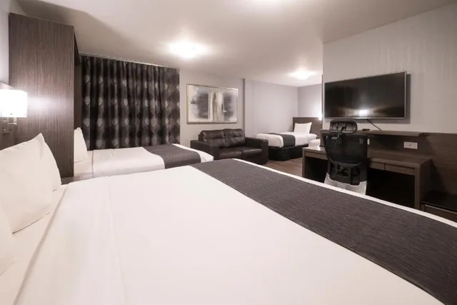 Suite, Hotel & Suites Le Dauphin Quebec 3/8