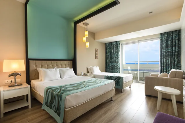 Standard, 1 Double and 1 Single Bed, Pool Side، Orange County Alanya 2/10