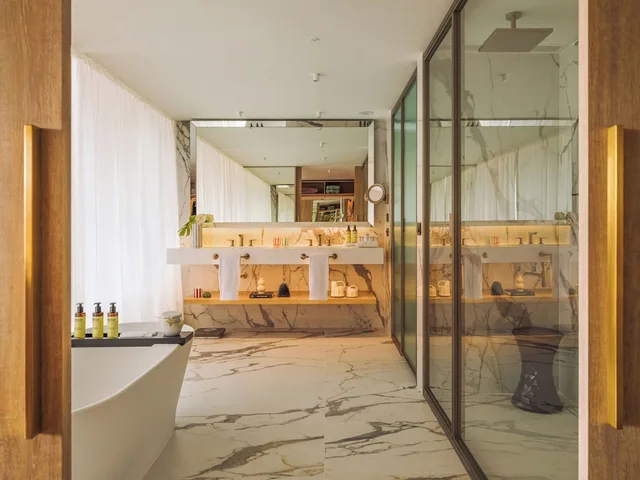 Beyond Me, Suite, King Bed, Sofa، ME Lisbon 7/7
