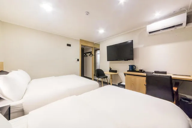 غرفة بسريرين منفصلين، Pyeongtaek Stay Hotel 6/10