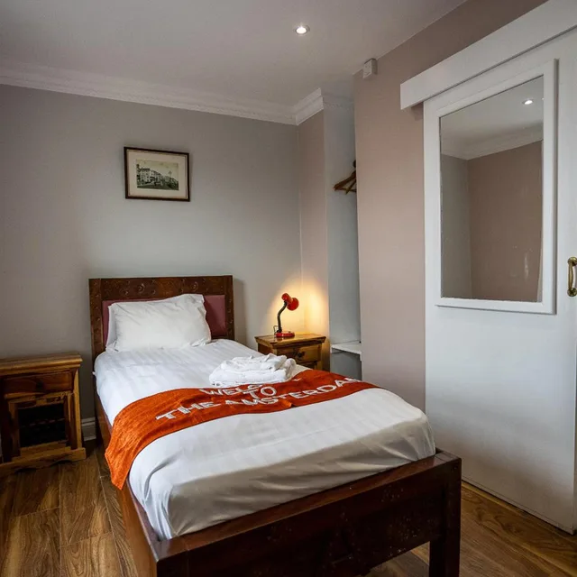 غرفة مفردة، Amsterdam Hotel 2/10