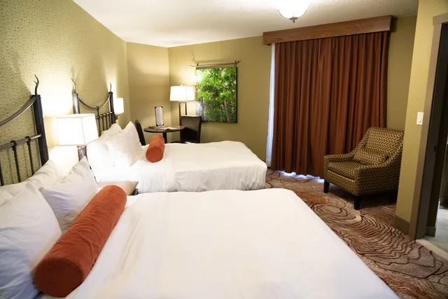 غرفة بسريرين كوين، Banff Caribou Lodge & Spa 1/3