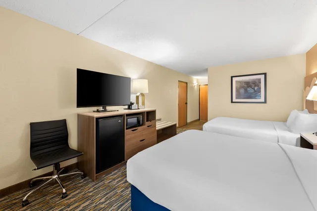 غرفة بسريرين منفصلين، Best Western Center Pointe Inn 3/4