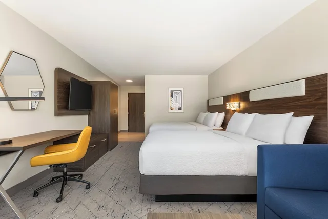 Suite, 2 Queen Beds, Bathtub, Accessible, Holiday Inn Express & Suites Rhinelander, an IHG Hotel 3/7