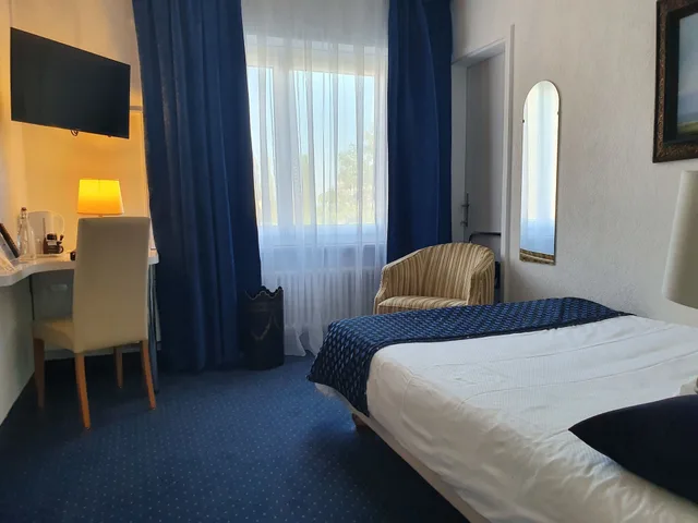 Room, Single, Harbour Side، Hotel Touring au Lac 8/11