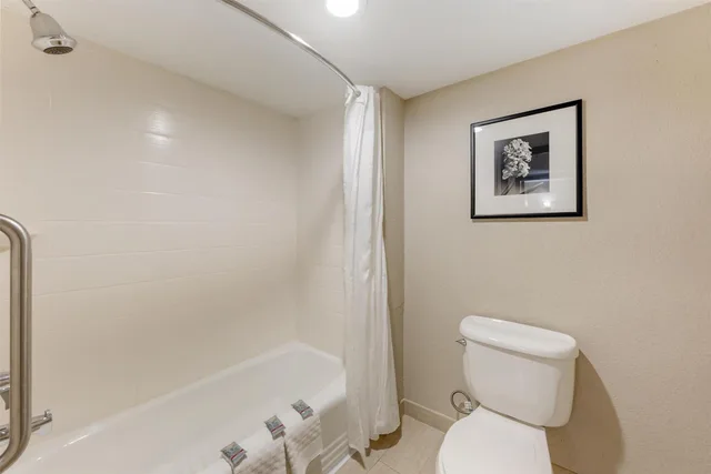 Suite, 3 Queen Beds, Queen Bed, Sofa, Best Western Alamo Suites 4/5