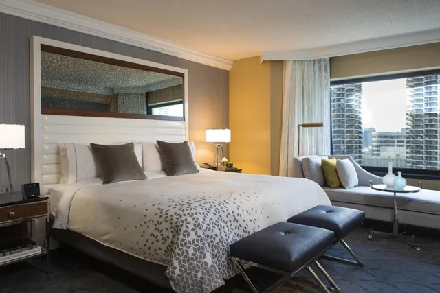 جناح بسرير كينج بإطلالة على النهر، Renaissance Chicago Downtown 2/5