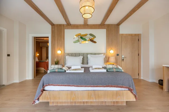 غرفة ديلوكس بسرير مزدوج بشرفة، Kalkan Saray Suites Hotel 5/7