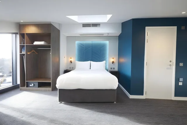 لوفت بسرير كوين بإطلالة، Roomzzz York City 1/1