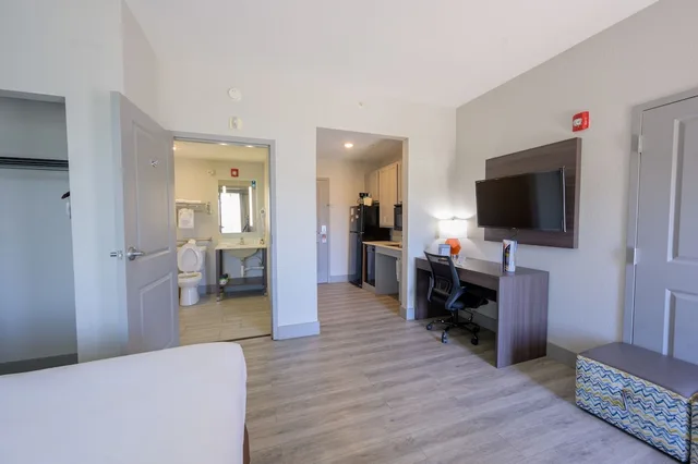 جناح استوديو بسرير كوين لذوي الإعاقة، Hawthorn Suites By Wyndham Panama City Beach Fl 3/6