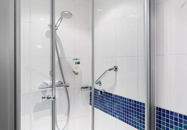 غرفة بسرير كوين مع أريكة، HOLIDAY INN EXPRESS NURNBERG SCHWABACH 6/6