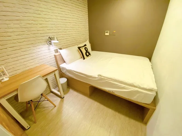 سكن مشترك رباعي للنساء بحمام مشترك، Flyinn Hostel 1/1