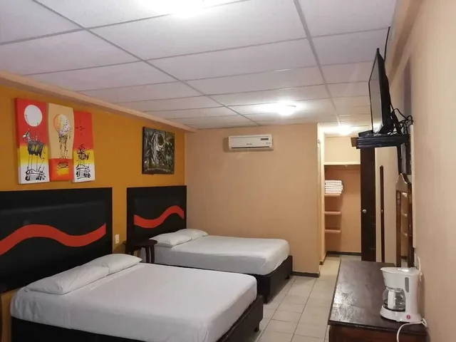 غرفة رباعية، Hotel Savaro 9/10