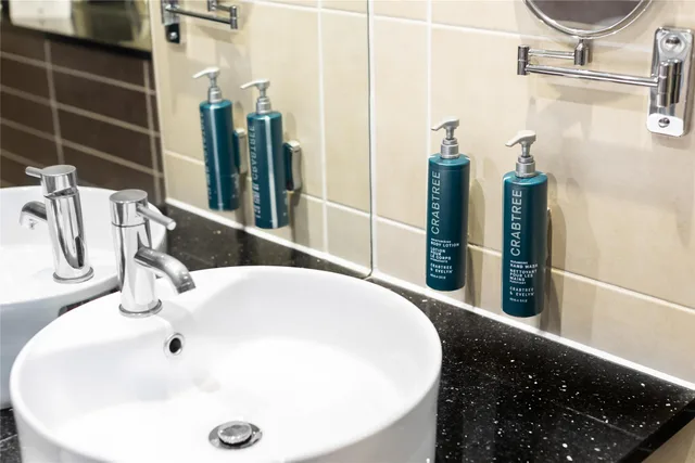 غرفة بسريرين منفصلين، DoubleTree by Hilton Hotel & Spa Chester 14/15