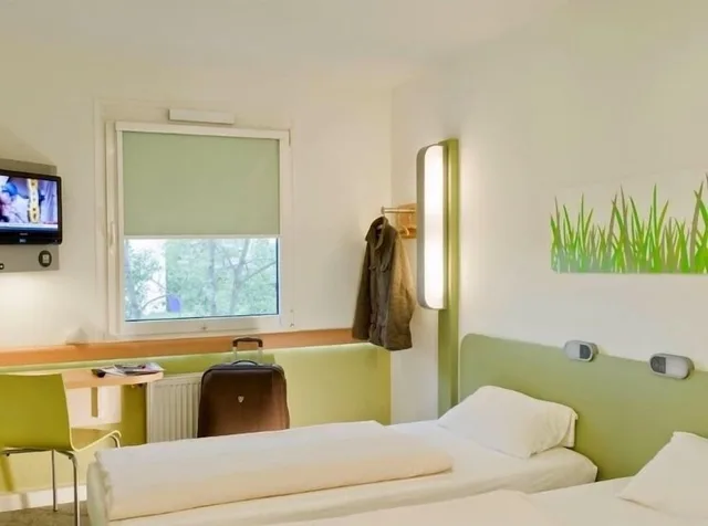 غرفة عائلية ثلاثية بسرير كينج، Ibis Budget Bradford 1/3
