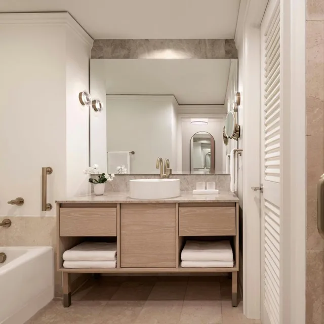Room, King Bed, Resort View, Balcony, Bathtub, Accessible، The Ritz Carlton Key Biscayne 3/3