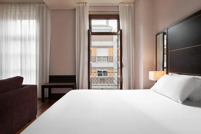 جناح جونيور بسريرين، Eurostars Das Artes 6/10