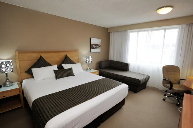 جناح، Best Western Plus Launceston 5/8