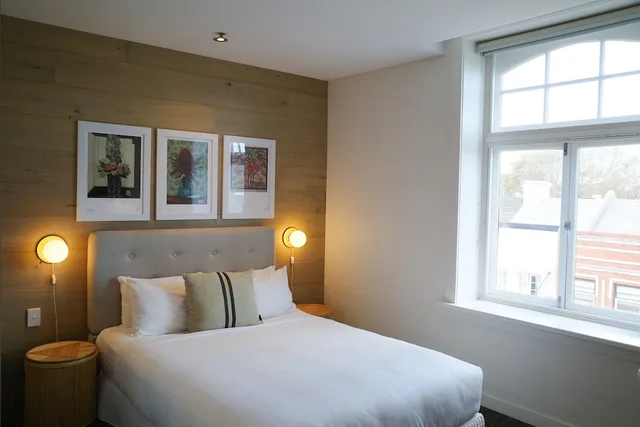 غرفة سوبيريور بسرير كوين، Crown Hotel Surry Hills 1/8
