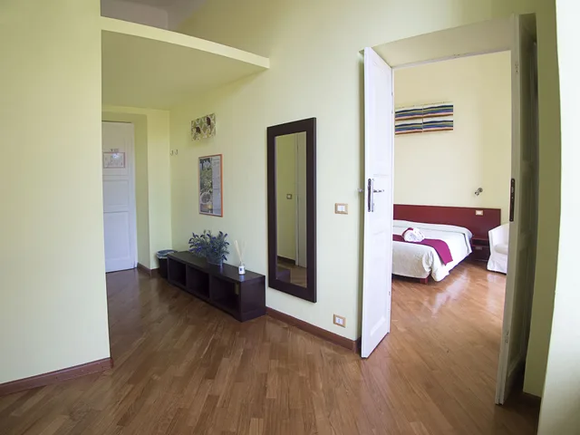 غرفة سوبيريور بسرير كينج بإطلالة على الحديقة مع أريكة، Residenza Viani Guesthouse 3/4