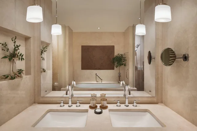 Tower, Panoramic, Suite, King Bed، Mandarin Oriental Macau 2/2