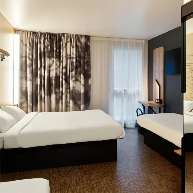 Quadruple room, B&B Hotel Le Port Marly Saint Germain en Laye 2/6